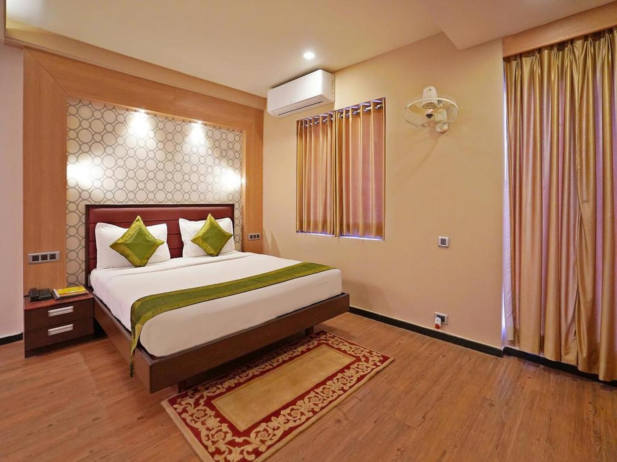 Gold Coast Beach Resort Puri Exterior photo